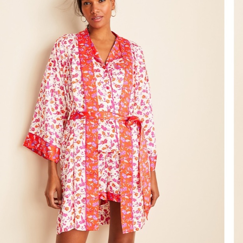 LAST ONE! NEW! Ann Taylor Floral Robe